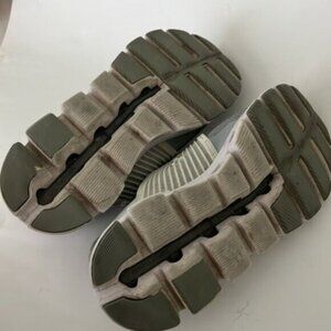 On Running Oncloud Cloudswift running sneakers Shoes Womens 9